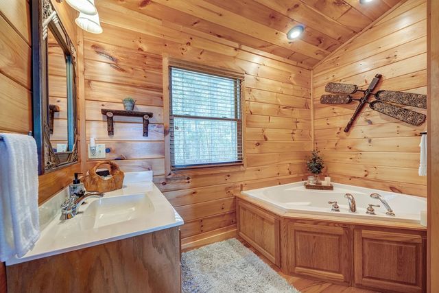425 Rhonda Lane, Mineral Bluff, GA 30559