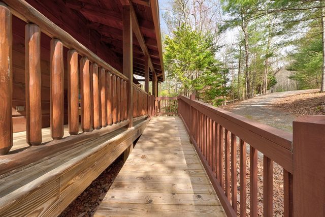 425 Rhonda Lane, Mineral Bluff, GA 30559