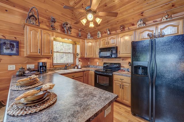 425 Rhonda Lane, Mineral Bluff, GA 30559