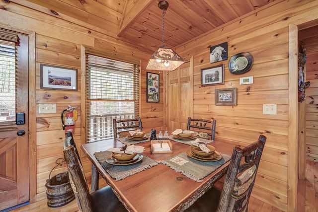 425 Rhonda Lane, Mineral Bluff, GA 30559