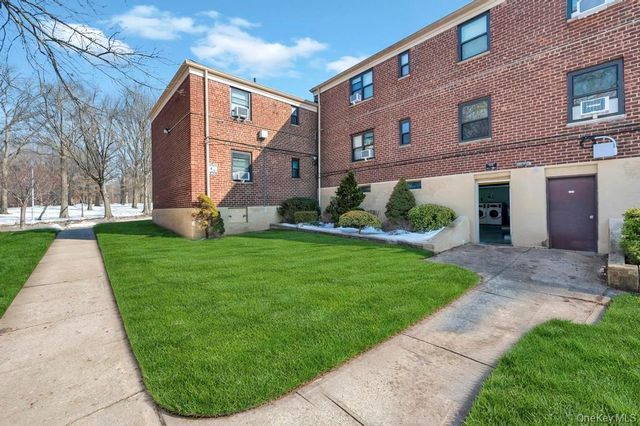 220-44 73rd Avenue 26A1, Oakland Gardens, NY 11364