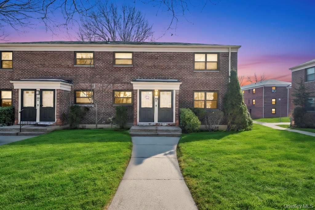 220-44 73rd Avenue 26A1, Oakland Gardens, NY 11364