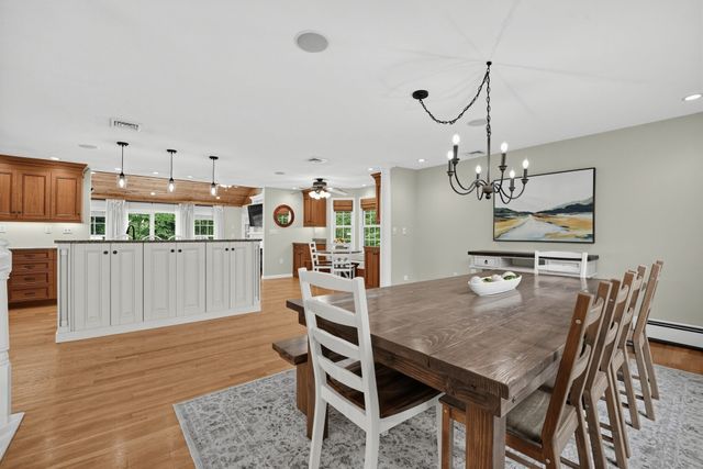 21 Andrew Cir, Stoughton, MA 02072