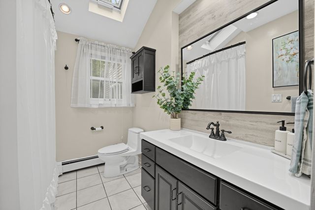 21 Andrew Cir, Stoughton, MA 02072
