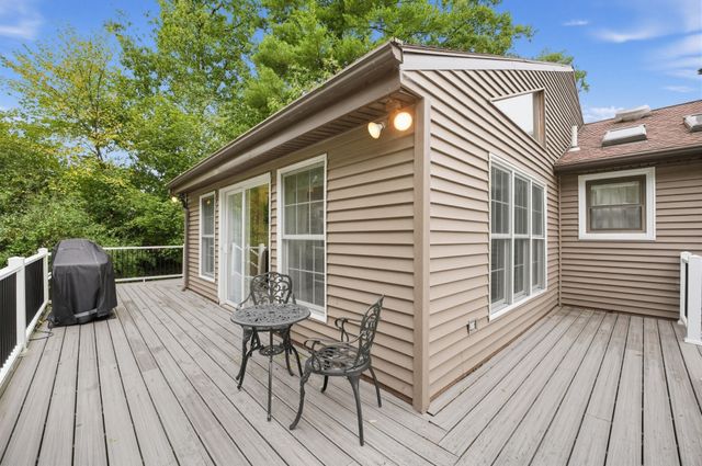 21 Andrew Cir, Stoughton, MA 02072