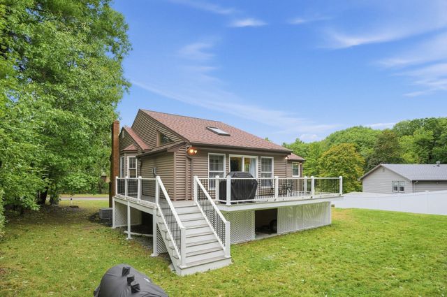21 Andrew Cir, Stoughton, MA 02072