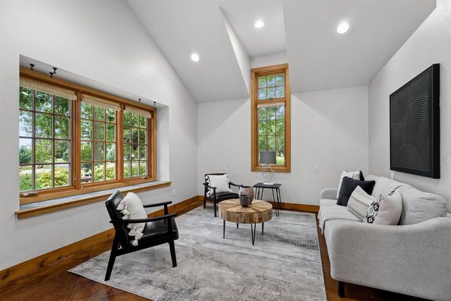 122 POPLAR COURT, Neenah, WI 54956