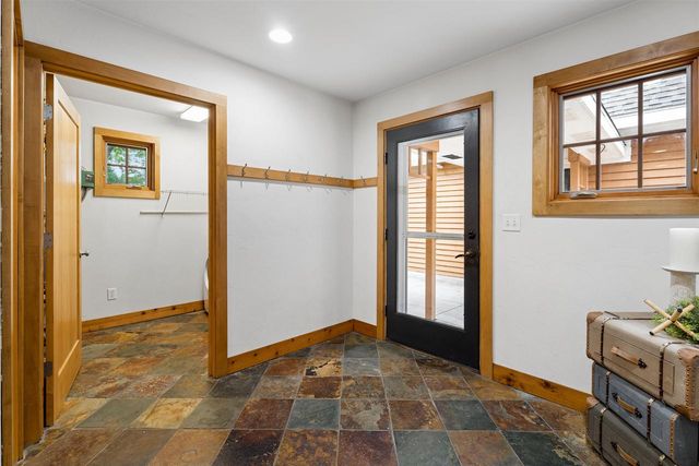 122 POPLAR COURT, Neenah, WI 54956