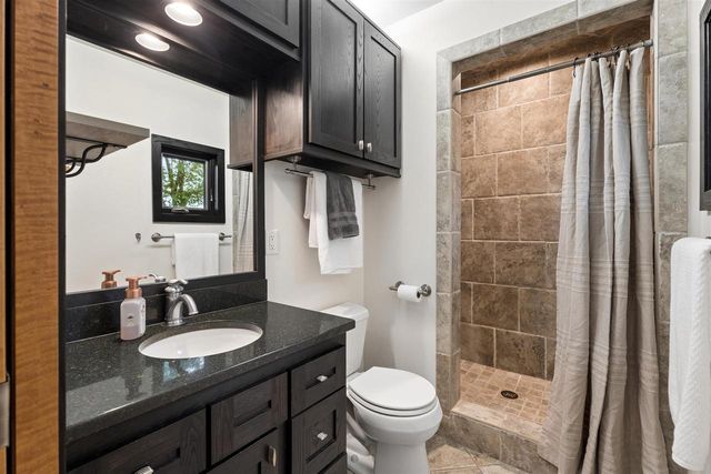122 POPLAR COURT, Neenah, WI 54956