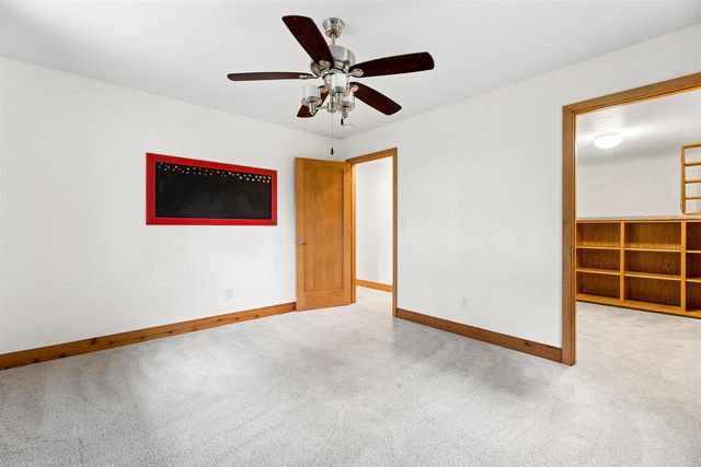 122 POPLAR COURT, Neenah, WI 54956