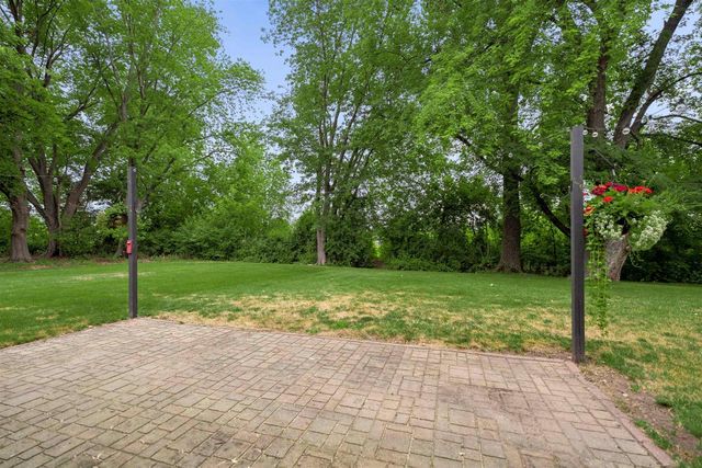 122 POPLAR COURT, Neenah, WI 54956