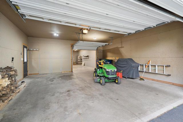 122 POPLAR COURT, Neenah, WI 54956