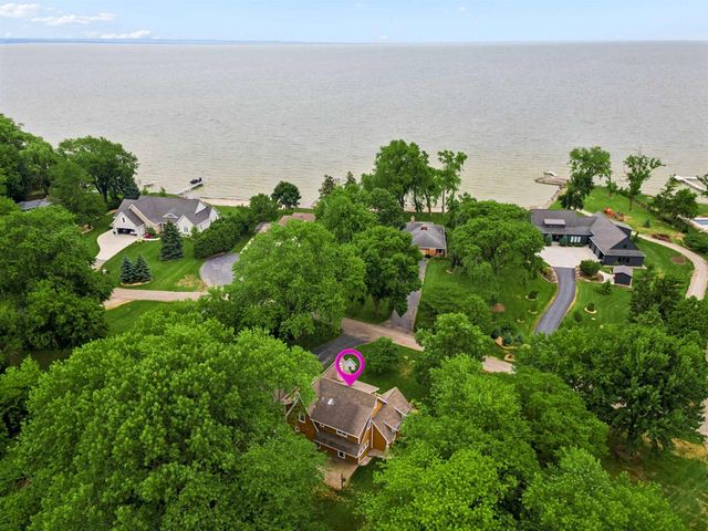 122 POPLAR COURT, Neenah, WI 54956