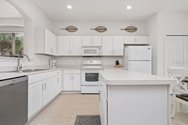 166 CARRERA AVENUE, Davenport, FL 33897