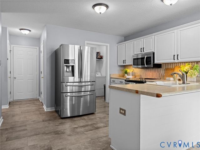 6712 N Hedges Rd, Chesterfield, VA 23224