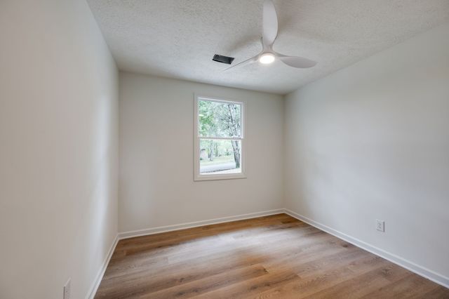 312 Bluebird Ln, Dickson, TN 37055