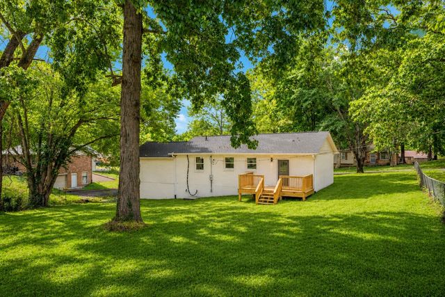 312 Bluebird Ln, Dickson, TN 37055