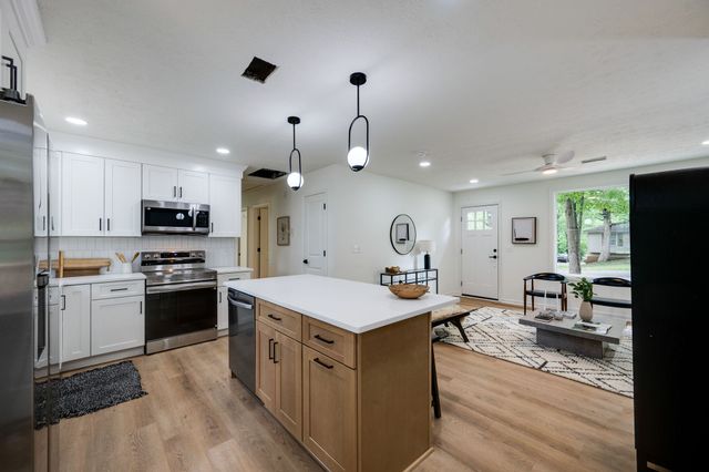 312 Bluebird Ln, Dickson, TN 37055