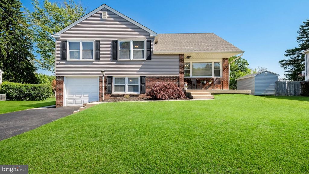 505 WELLINGTON RD, Norristown, PA 19403