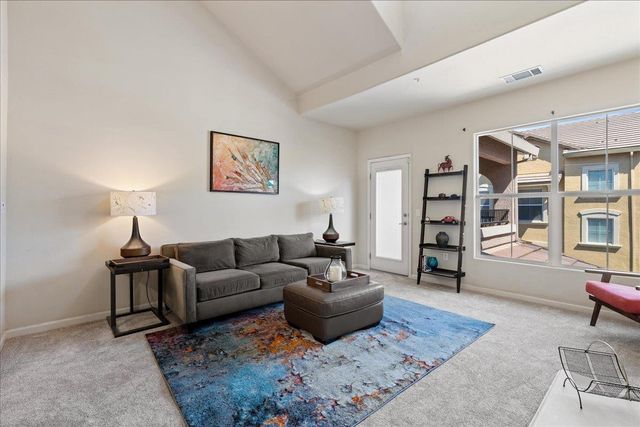 1323 Milano Dr #2, West Sacramento, CA 95691