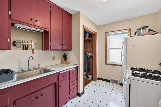 287 Duke Street, Saint Paul, MN 55102