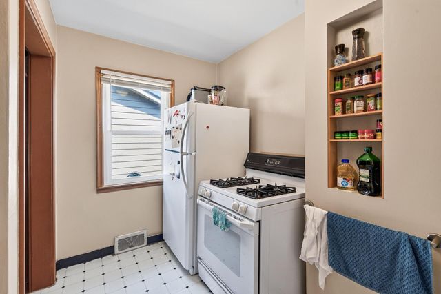 287 Duke Street, Saint Paul, MN 55102
