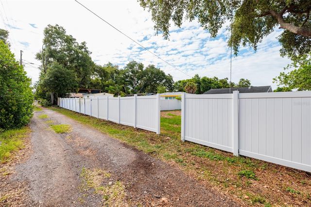 661 63RD AVENUE S, St Petersburg, FL 33705