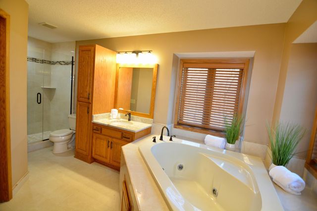 1416 Forest Park Lane, Burnsville, MN 55337