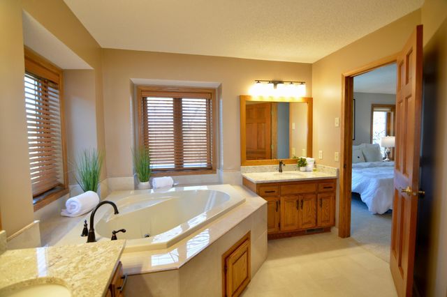 1416 Forest Park Lane, Burnsville, MN 55337