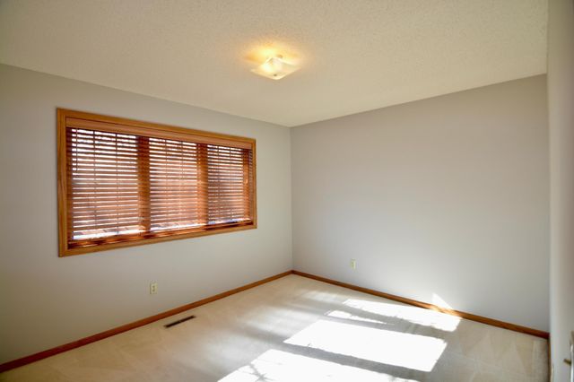 1416 Forest Park Lane, Burnsville, MN 55337