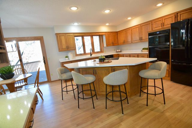 1416 Forest Park Lane, Burnsville, MN 55337