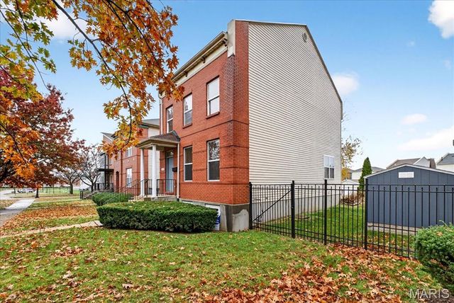 1208 S 13th Street, St Louis, MO 63104