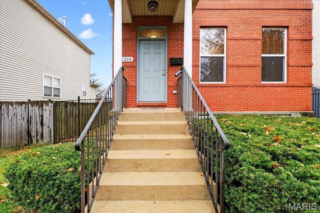 1208 S 13th Street, St Louis, MO 63104