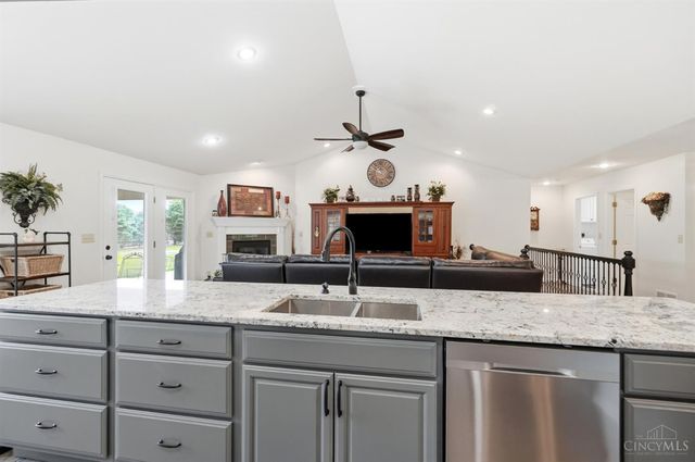 1548 Alexander Drive, Hamilton, OH 45013