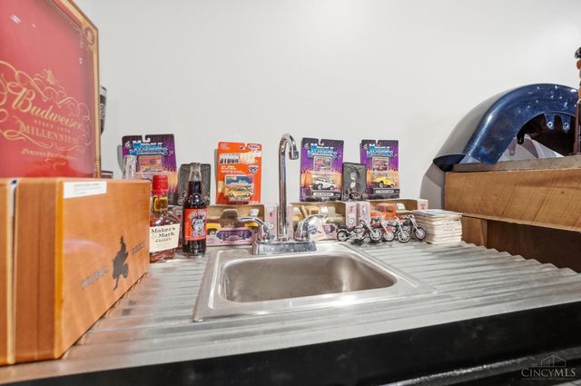 1548 Alexander Drive, Hamilton, OH 45013