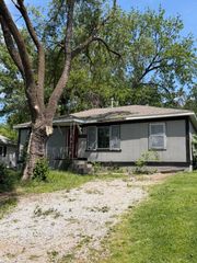 2310 N Lexington Avenue, Springfield, MO 65803