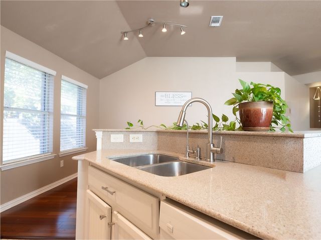 2720 Hilcroft Avenue, Denton, TX 76210