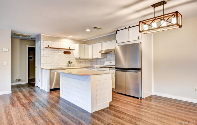 60 The Rise, Warwick, NY 10990