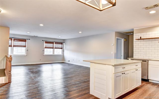 60 The Rise, Warwick, NY 10990