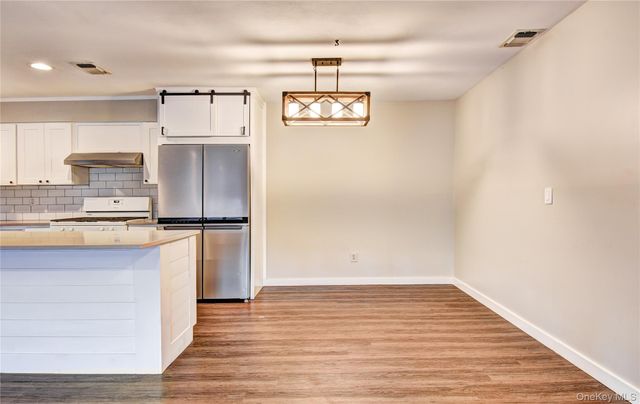 60 The Rise, Warwick, NY 10990