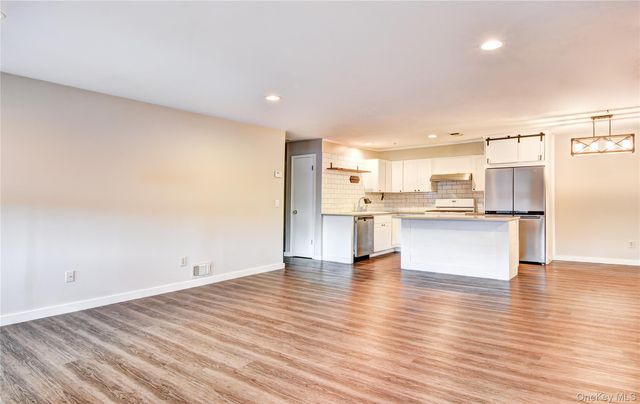 60 The Rise, Warwick, NY 10990