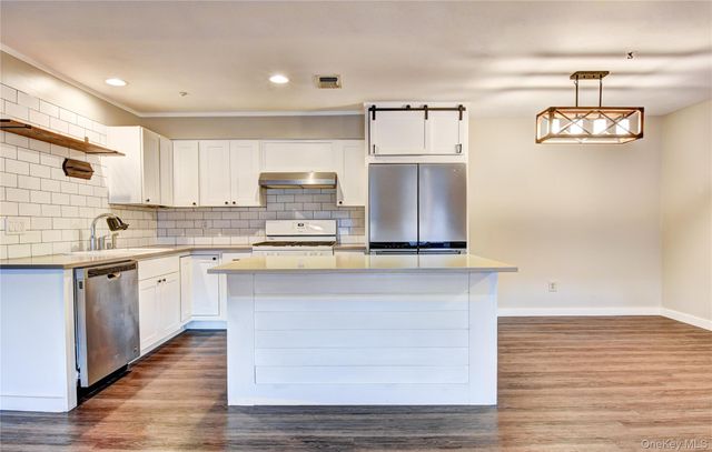 60 The Rise, Warwick, NY 10990