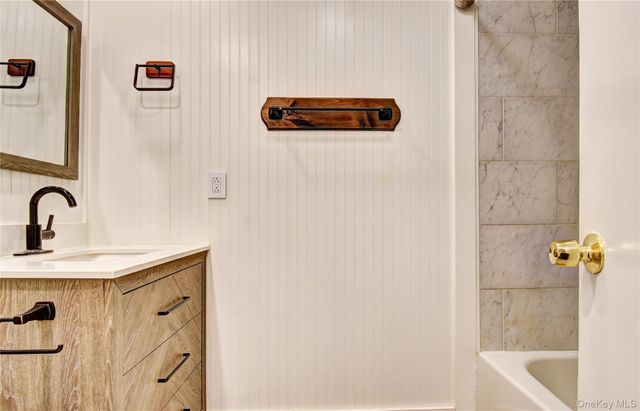 60 The Rise, Warwick, NY 10990