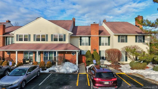 60 The Rise, Warwick, NY 10990