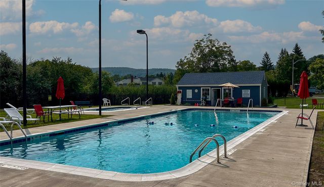 60 The Rise, Warwick, NY 10990