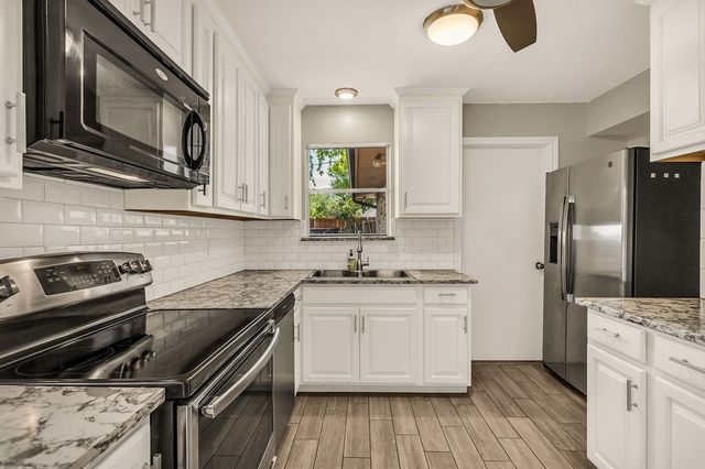 1005 Nottingham Drive, Carrollton, TX 75007