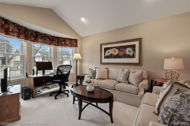 781 Pheasant Run West Drive, Wixom, MI 48393