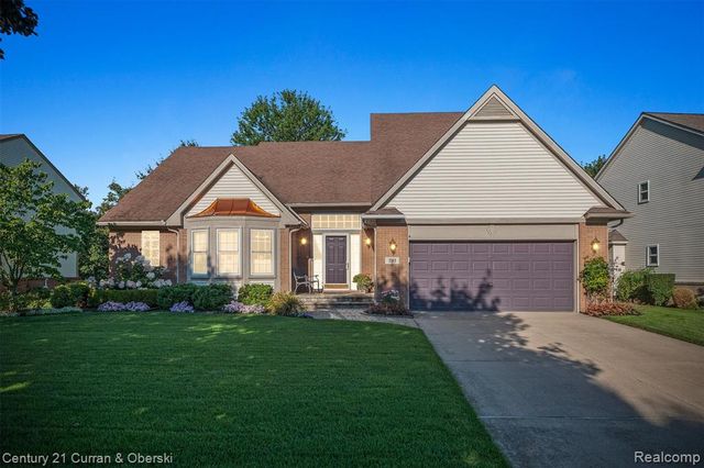 781 Pheasant Run West Drive, Wixom, MI 48393