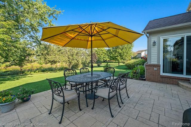 781 Pheasant Run West Drive, Wixom, MI 48393