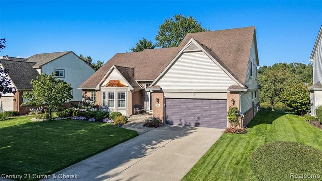781 Pheasant Run West Drive, Wixom, MI 48393